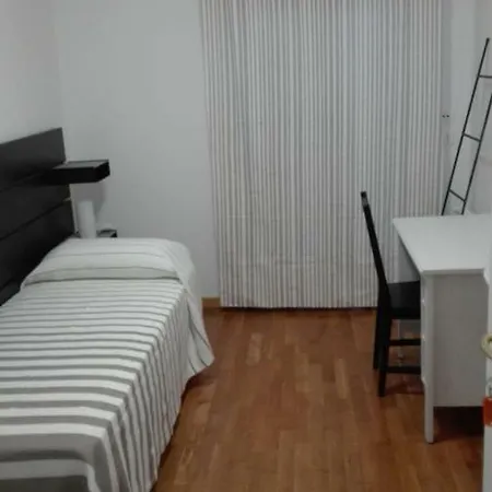 Casa de hóspedes Al 106 *